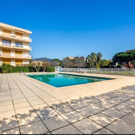 Tres Beau 3 Pieces, Piscine, 500m Des Plages A Ste Maxime Sainte-Maxime